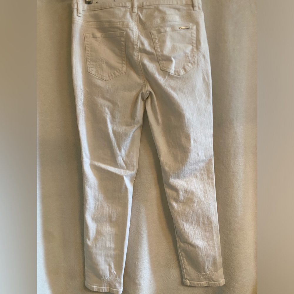 black label by chicos, white distressed skinny midrise